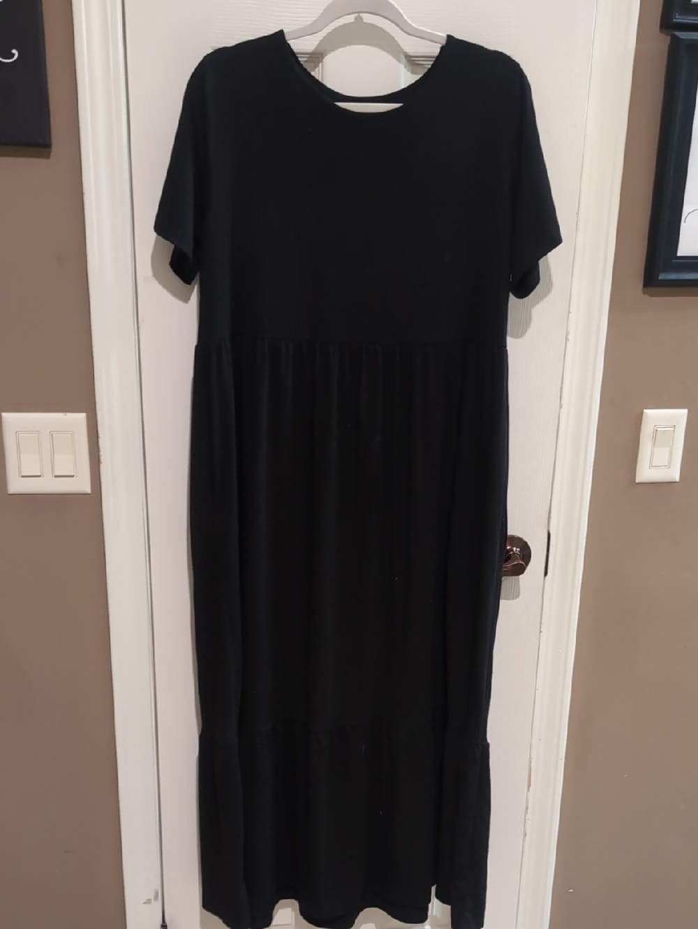 Women’s Black Short-Sleeve Maxi Dress